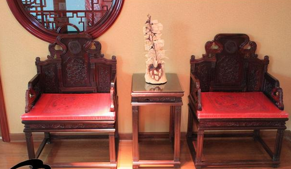 祁紫檀家具：睡紫檀，坐酸枝，紅木家具還有哪些講究？